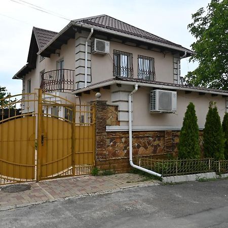 Bright And Cozy Home With Personal Terrace تشيسيناو المظهر الخارجي الصورة