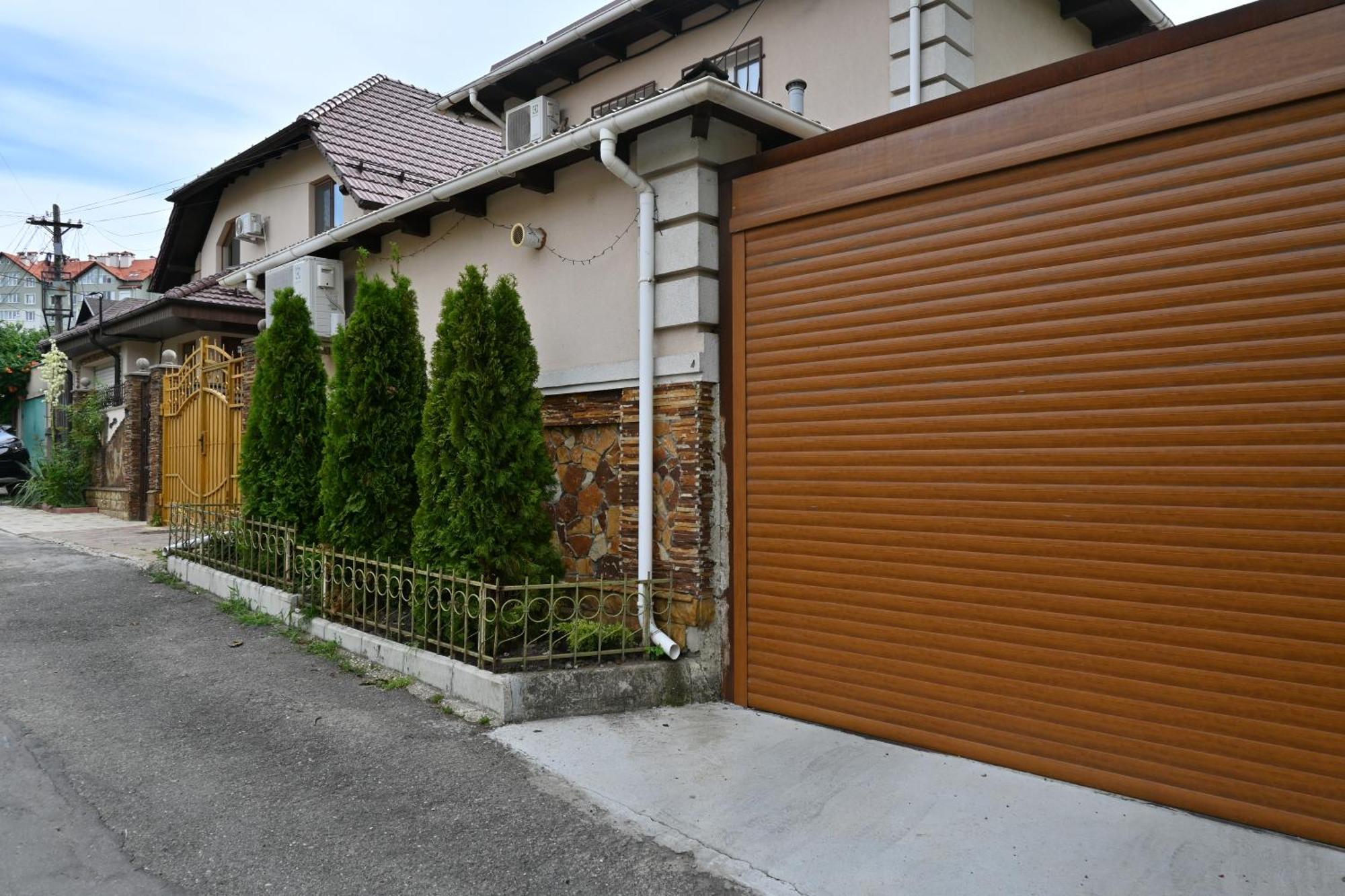 Bright And Cozy Home With Personal Terrace تشيسيناو المظهر الخارجي الصورة